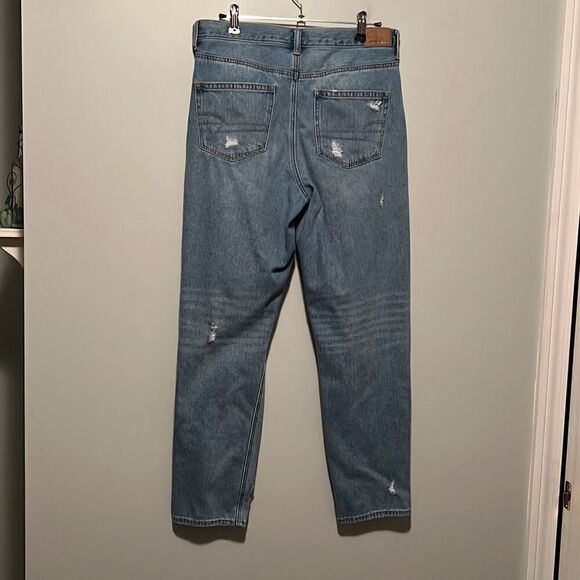 American Eagle Womens Light Wash Blue 5 Pocket Distressed Mom Jeans - Picture 5 of 9